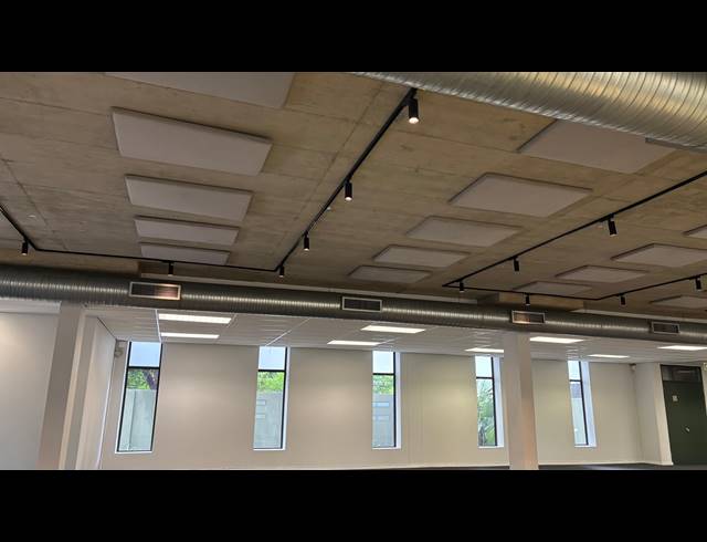 631M² OFFICE TO LET IN PINESLOPES